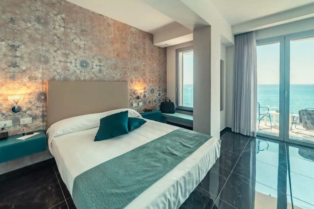 Nautilus Hotel Giardini Naxos 4*,