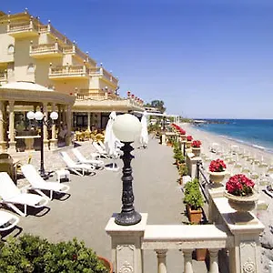 Hellenia Yachting & Giardini-Naxos